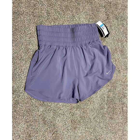 Nike Women's Prima Purple Dri-FIT Ultra High-Rise Shorts 3in - Medium - Picture 3 of 4